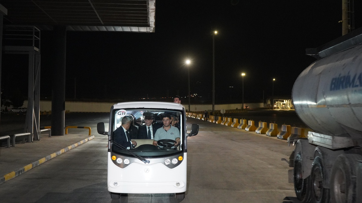 Bakan Bolat Habur Sınır Kapısını İnceledi
