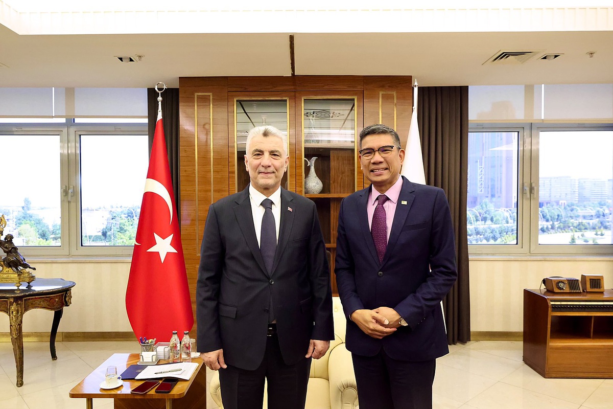 Bakan Bolat, Malezya Büyükelçisi ile Görüştü
