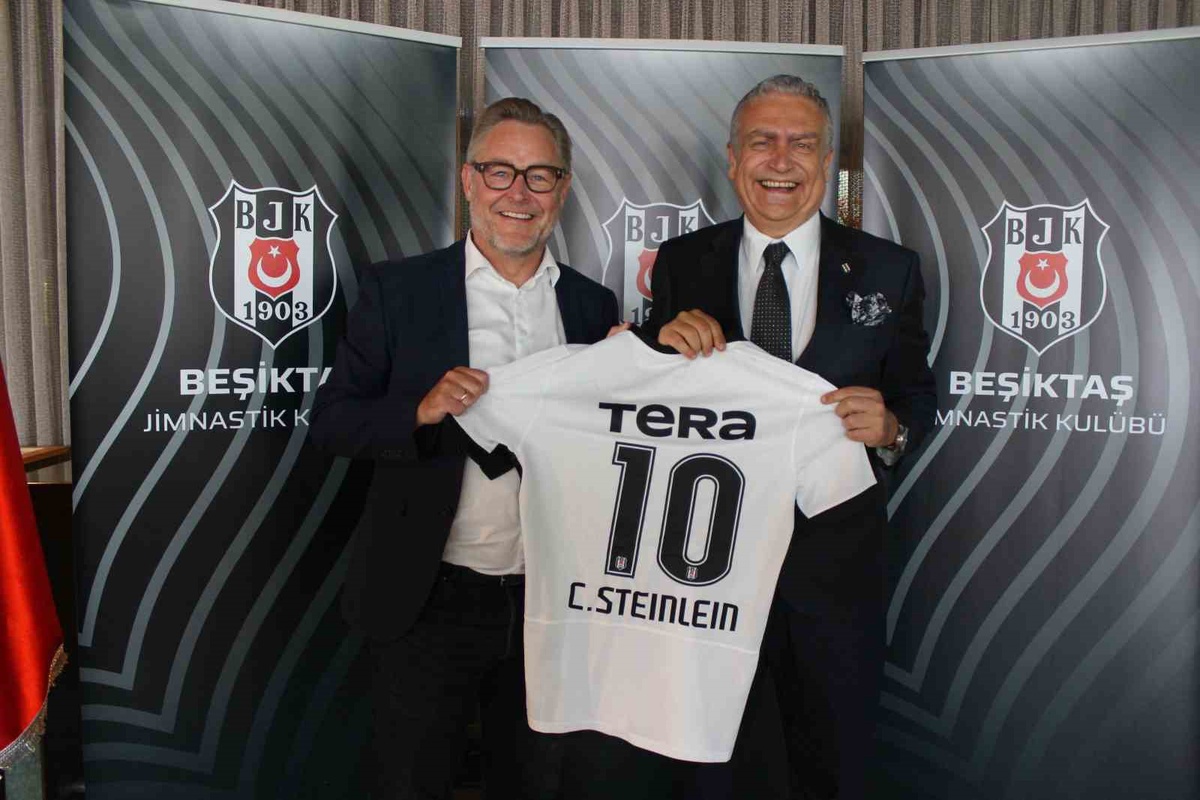 Beşiktaş\'tan UEFA ve Midtjylland\'a Dostluk Yemeği