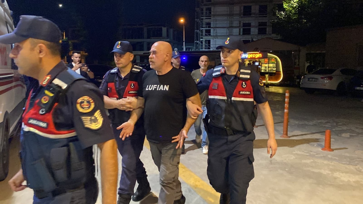 Ezel Akay ve Kardeşi Uyuşturucu Operasyonunda Gözaltına Alındı