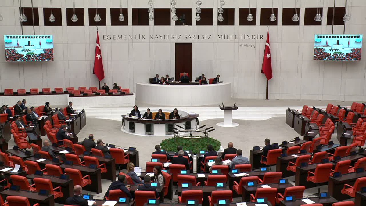 CHP\'li Akay: Faiz Dışı Fazla, Başarı Değil