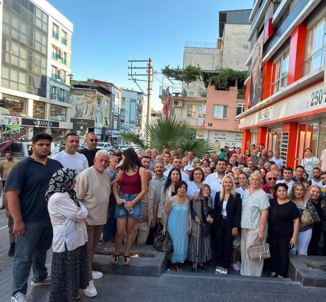 CHP'de Aydın il yönetimi ile İzmir'deki 7 ilçe örgütü toplu halde istifa etti