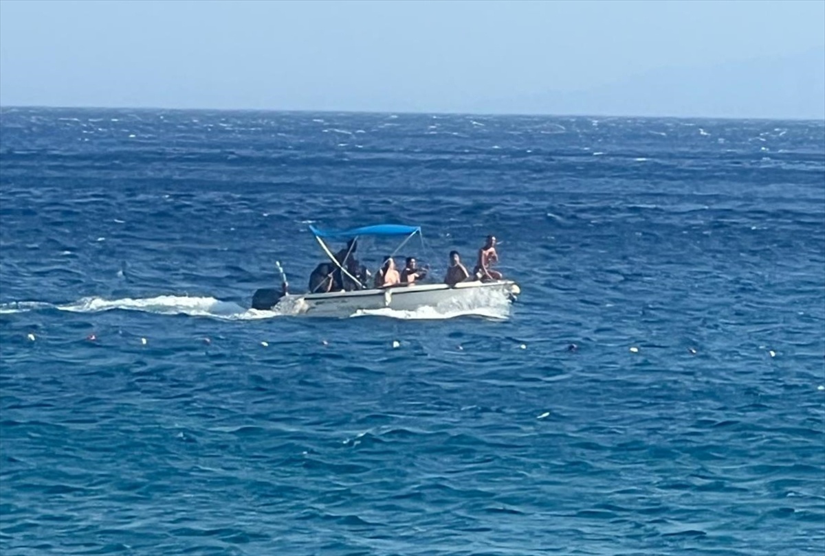 Datça\'da Akıntıya Kapılan Tatilciler Kurtarıldı