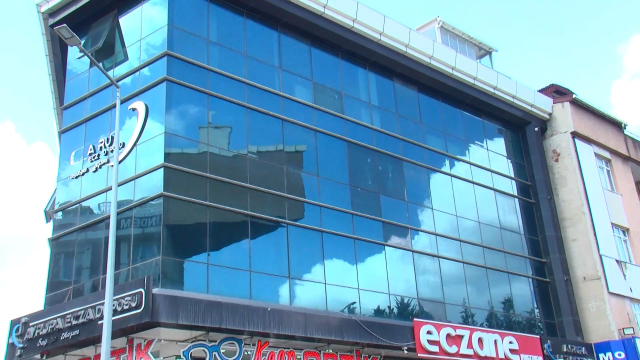 Ecza deposuna kurşun yağdıran saldırgan kaçarken İETT otobüsüyle kafa kafaya çarpıştı