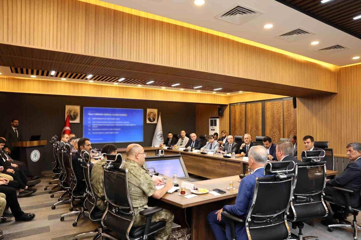 Erzincan\'da yatırım ve projeler masaya yatırıldı