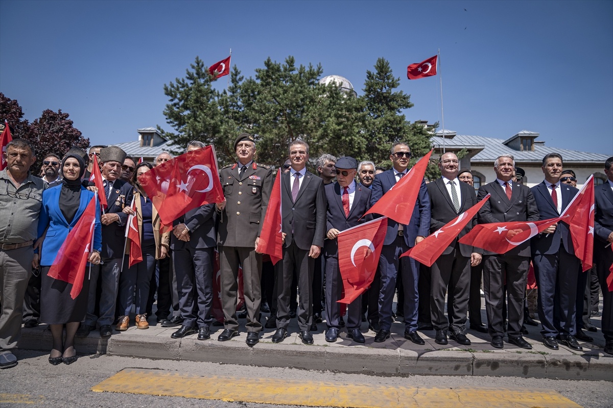 Erzurum Kongresi 107. yıl dönümünde coşkuyla kutlandı