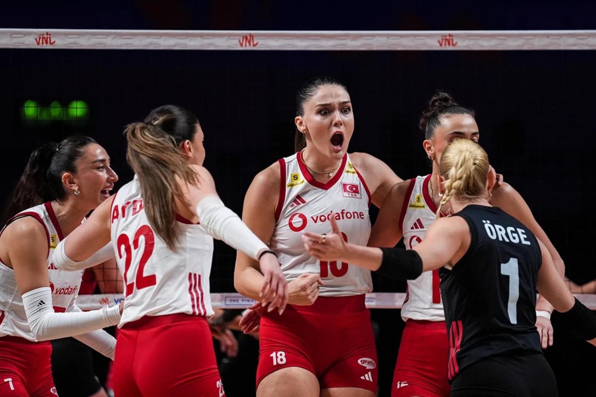 Filenin Sultanları yarı finalde! Kanada\'yı geriden gelerek yıktı