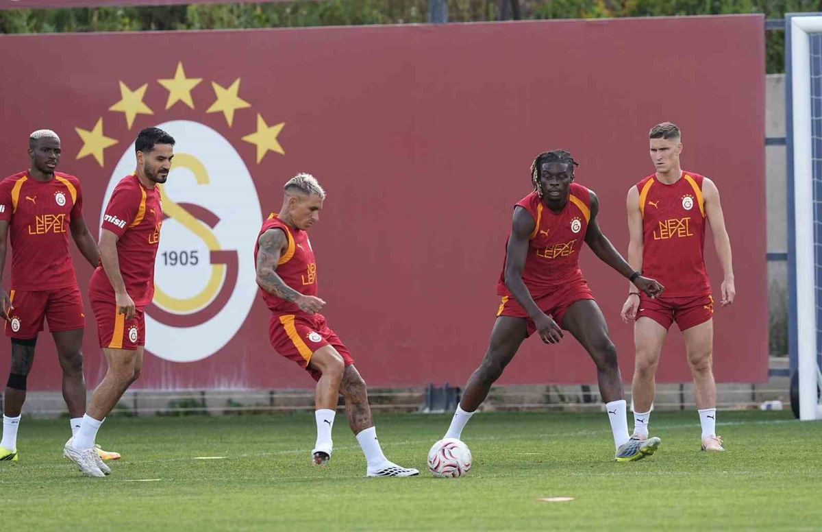 Galatasaray, Yeni Sezon Hazırlıklarını Sürdürüyor