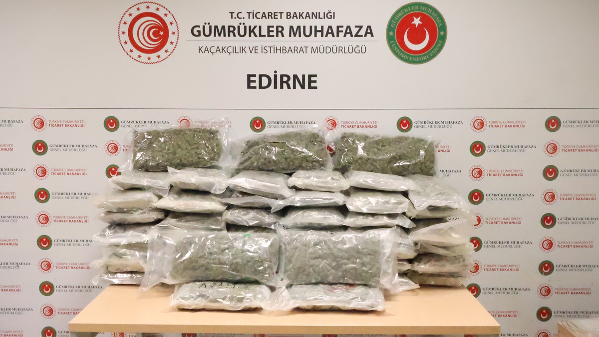 Gümrükler 62 Milyar TL\'lik Kaçak Eşya Ele Geçirdi