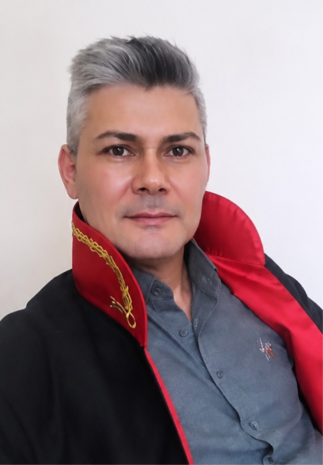 Hakim kılığında milyonluk vurgun! Eşi bile gerçeği bilmiyormuş