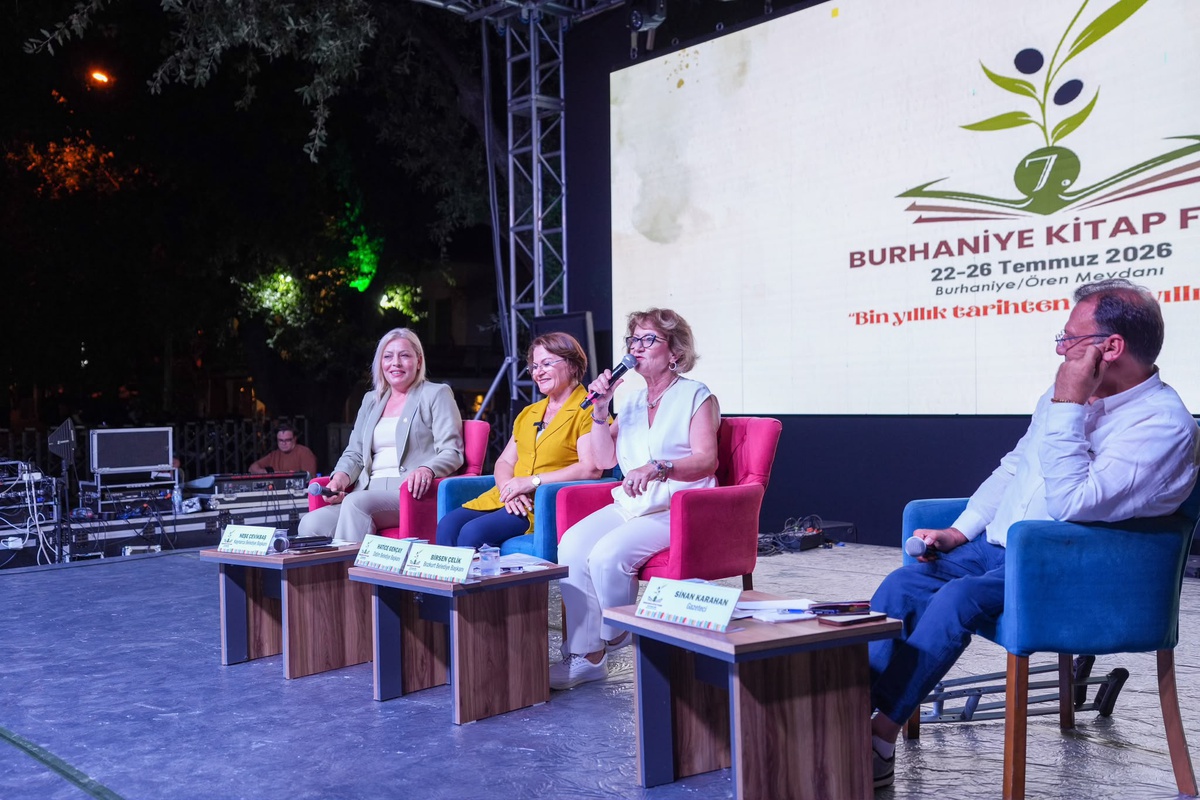 Didim belediye başkanı gençay, burhaniye kitap fuarı\'nda yerel yönetim deneyimlerini anlattı