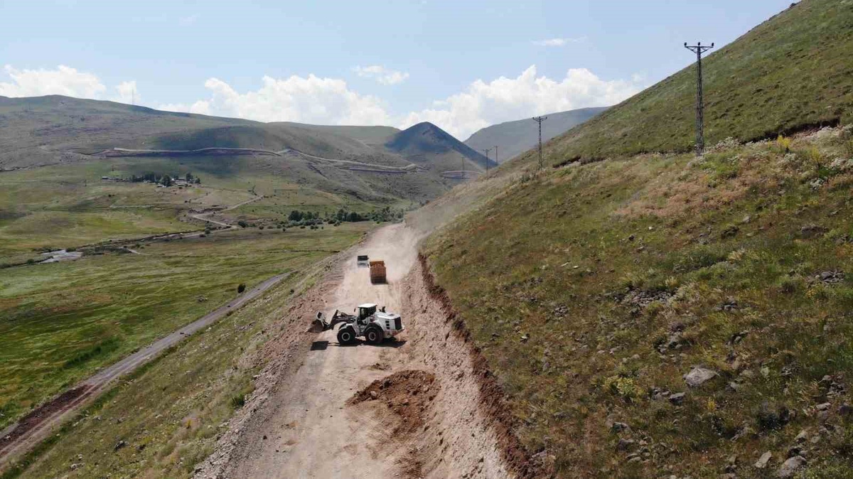 Iğdır\'da Yol Genişletme Çalışmaları