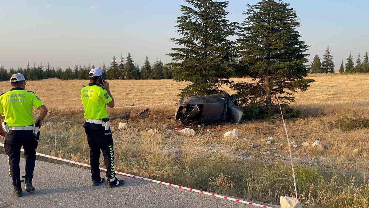 Karaman\'da Takla Atan Araçta Sürücü Yaralandı