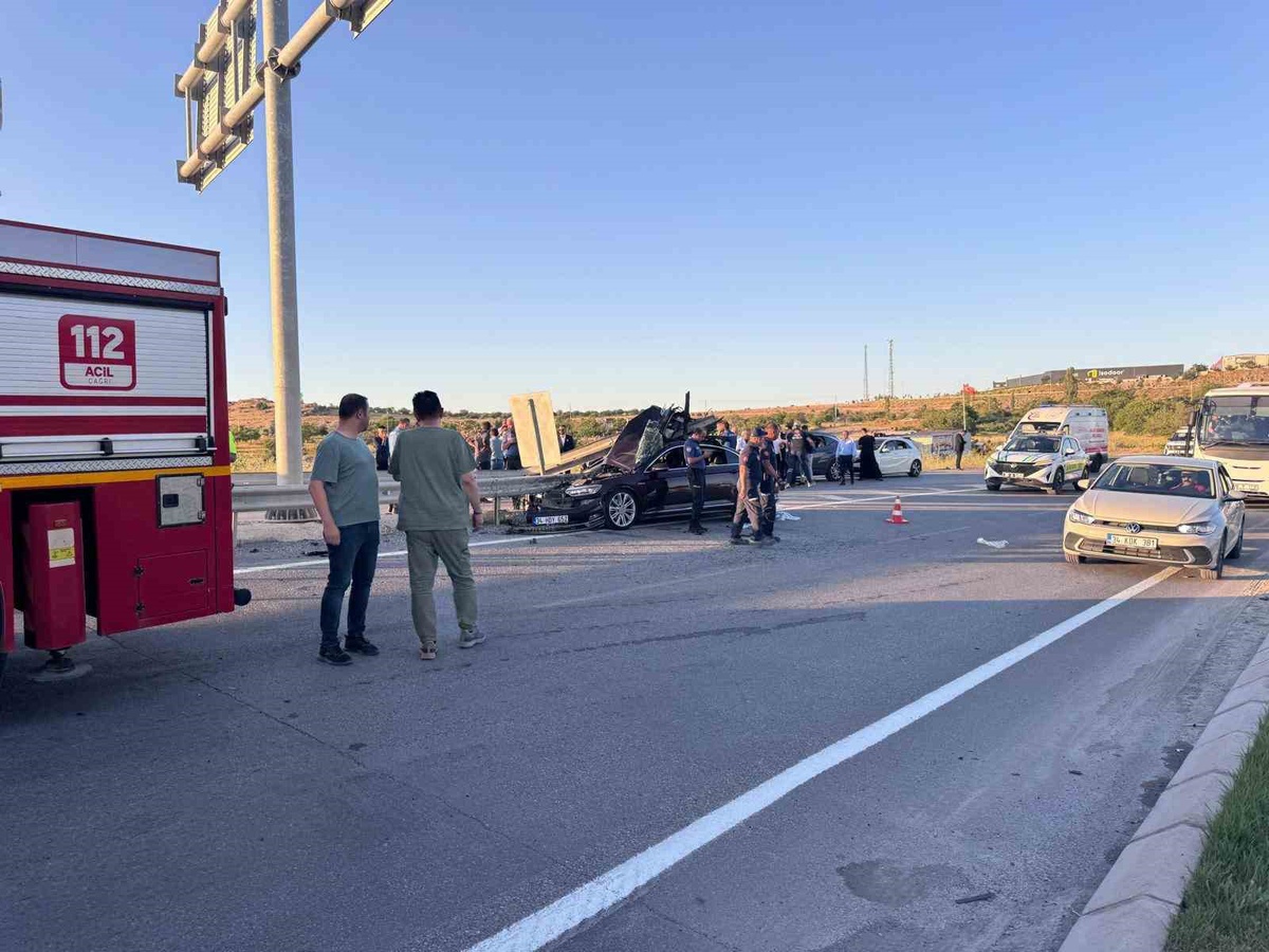 Kayseri\'de 3 Ölümlü Trafik Kazası