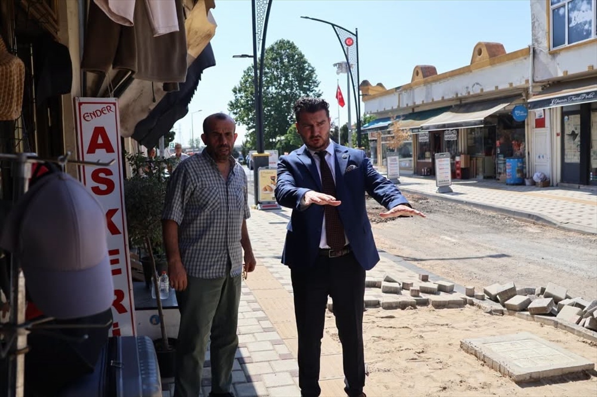 Ayhan Işık\'a Ziyaretler Devam Ediyor