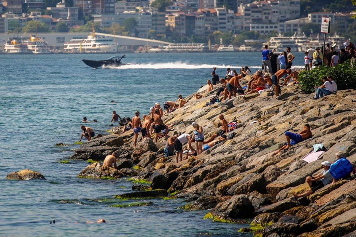Kış geri geliyor! İstanbul\'un 3 ilçesinde denize girmek yasaklandı