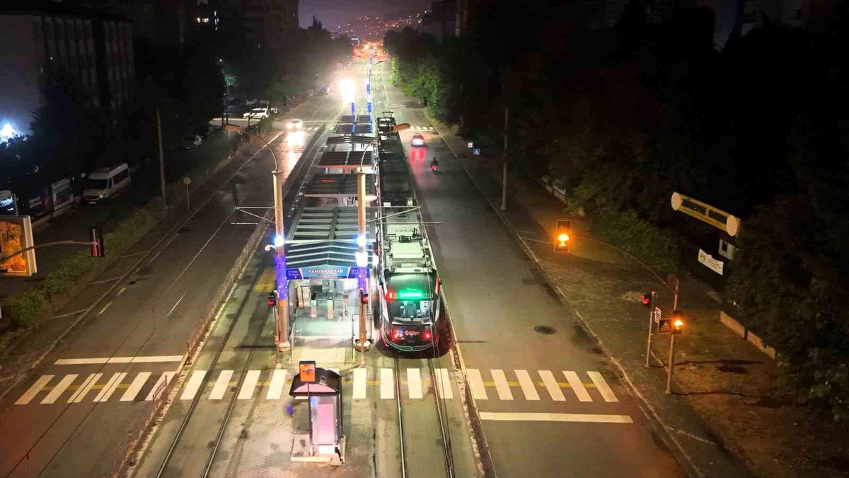 Kocaeli\'de tramvayın yolcu kapasitesi 600\'e çıkıyor