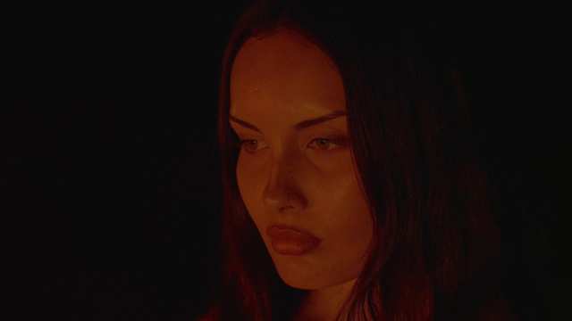 Los Angeles’tan Dünyaya: Elif’ten İlk Tekli “Hurt You”