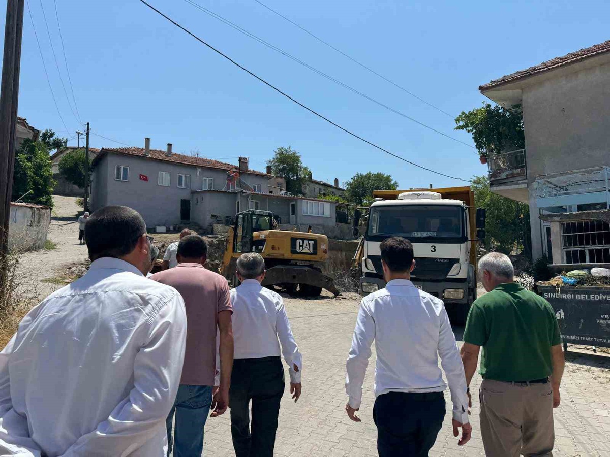 Sındırgı\'da Depremzedelere Yeni Camiler
