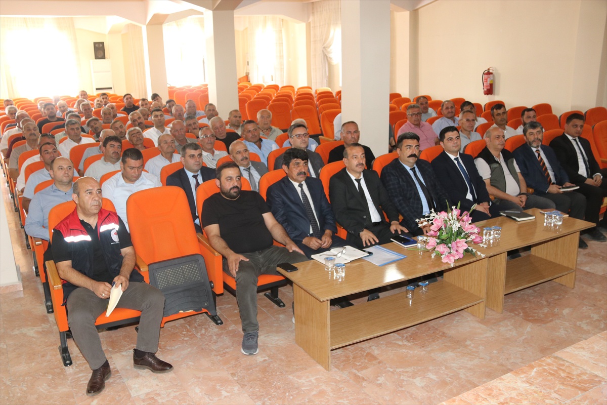 Taşova\'da Muhtarlar Toplantısı