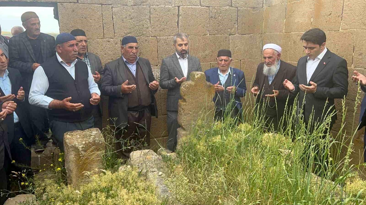 Kaymakam Demirkol\'dan Şeyh Süleyman Türbesi\'ne ziyaret