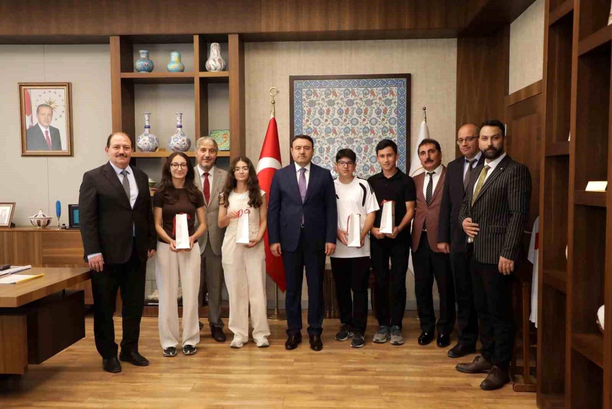 LGS 2026\'da Türkiye Birincileri Vali ile Buluştu