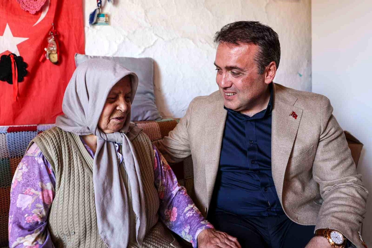 Vali Sözer, Yaşlı Vatandaşı Ziyaret Etti