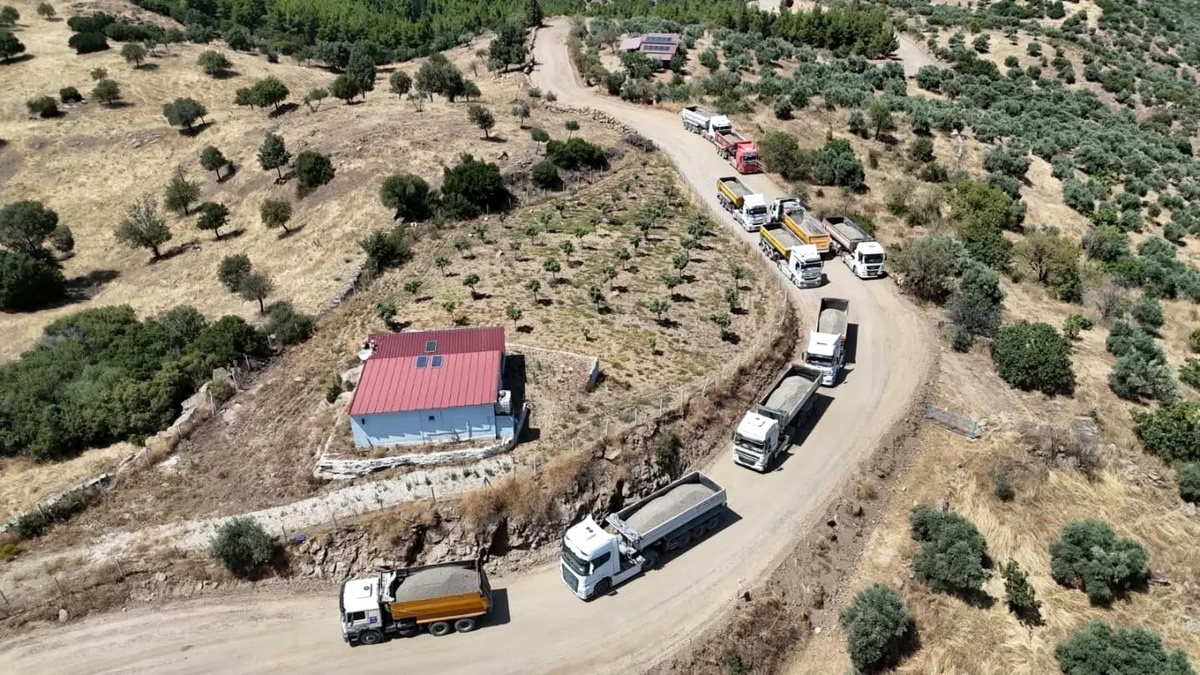 Yenipazar\'da Mestanlar yolu genişliyor, asfalt çalışmaları sürüyor