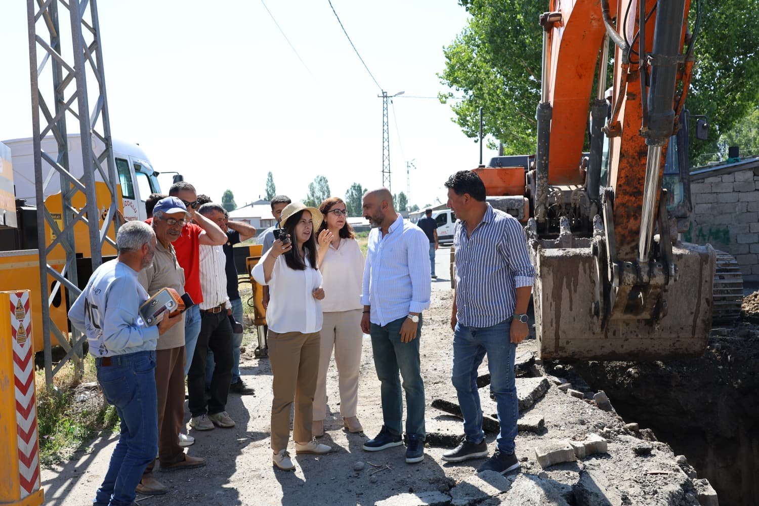 Ağrı’da Menfez Çalışmaları Devam Ediyor