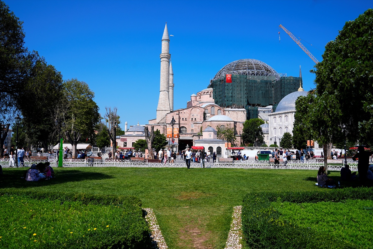 Ayasofya 6 yılda 30 milyonu ağırladı
