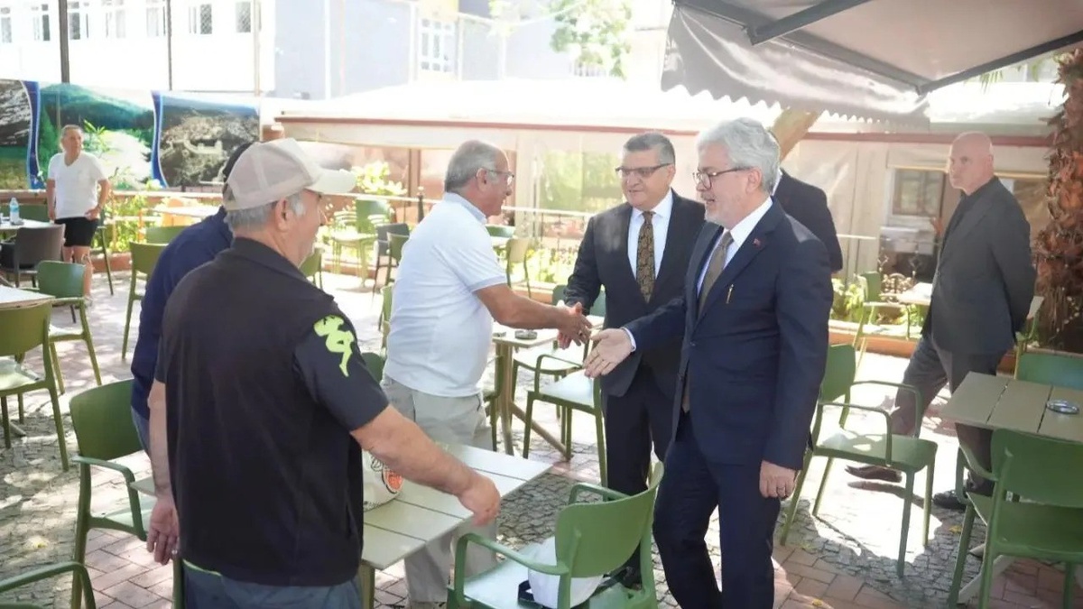 Yelkenci Sinop\'ta Vatandaşlarla Buluştu