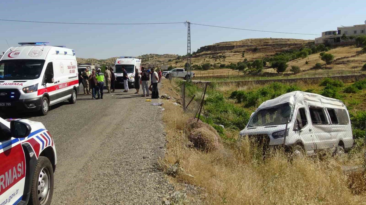 Gercüş\'te Trafik Kazası: 11 Yaralı