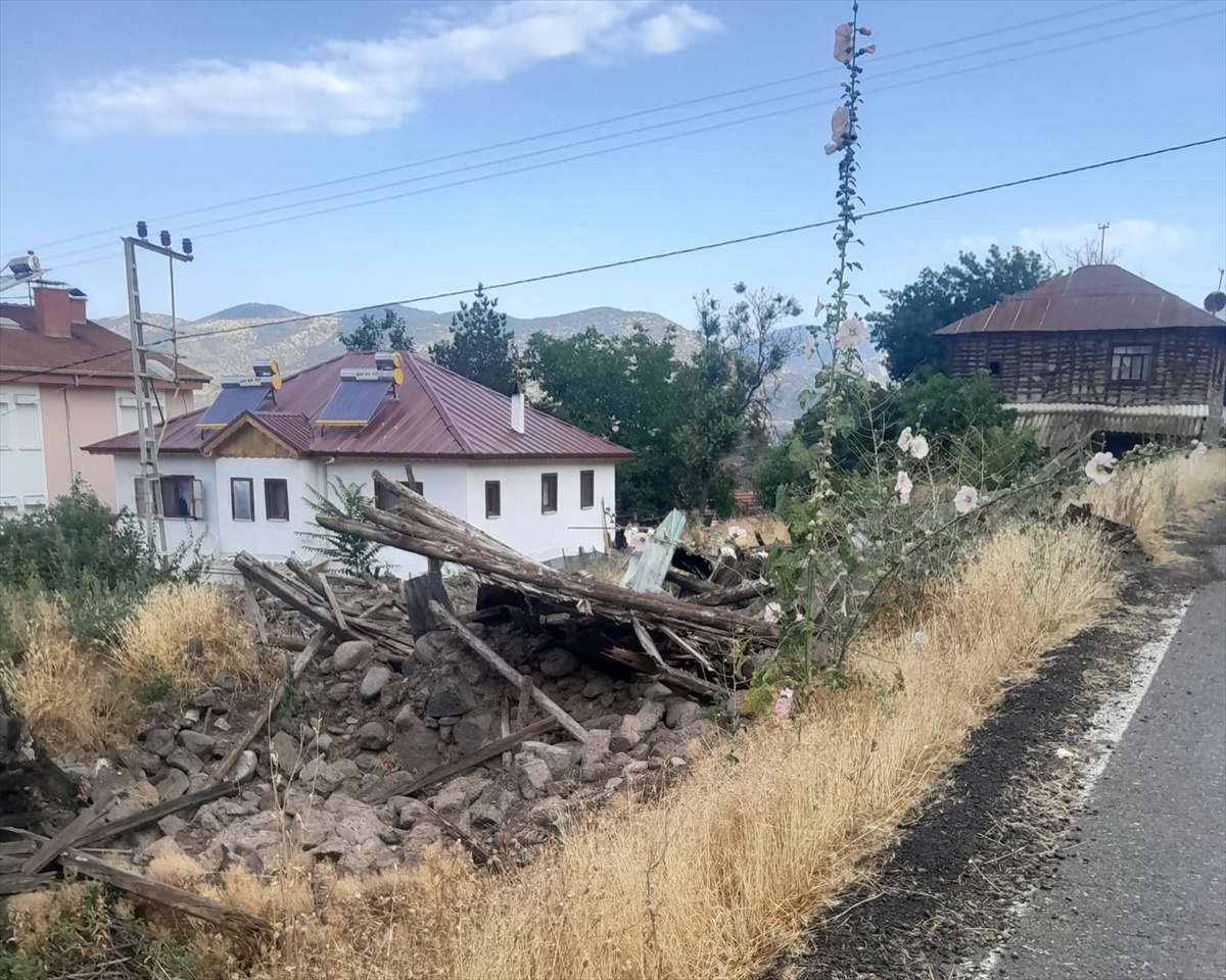 Beypazarı\'nda Metruk Evler Yıkılıyor