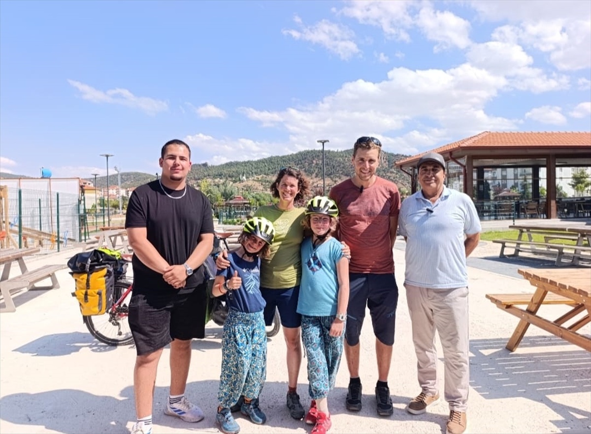 İsviçreli Aile Dünya Turunda Nallıhan\'da
