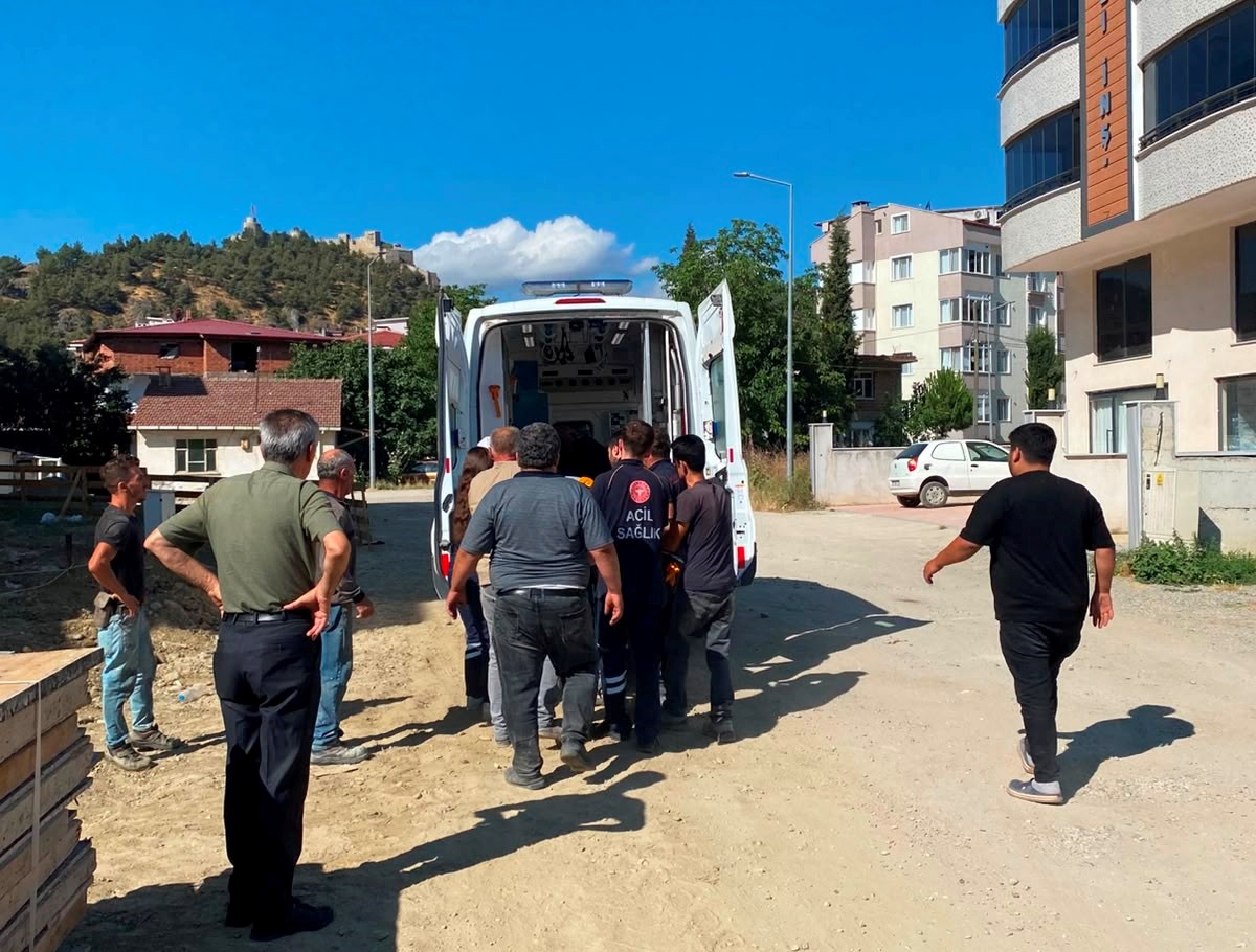 Sinop\'ta inşaat işçisi 4. kattan düştü