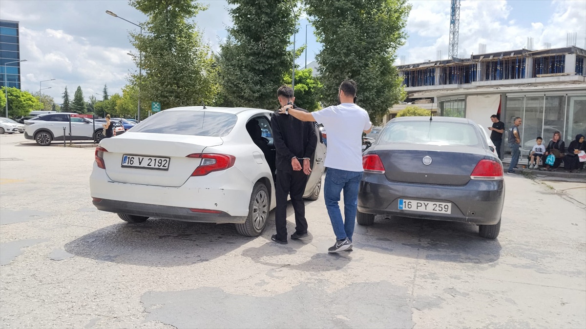 İnegöl\'de Sentetik Ecza Hapları Ele Geçirildi