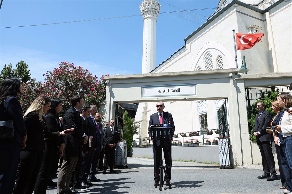 Erdoğan cuma namazını Hz. Ali Camisi\'nde kıldı