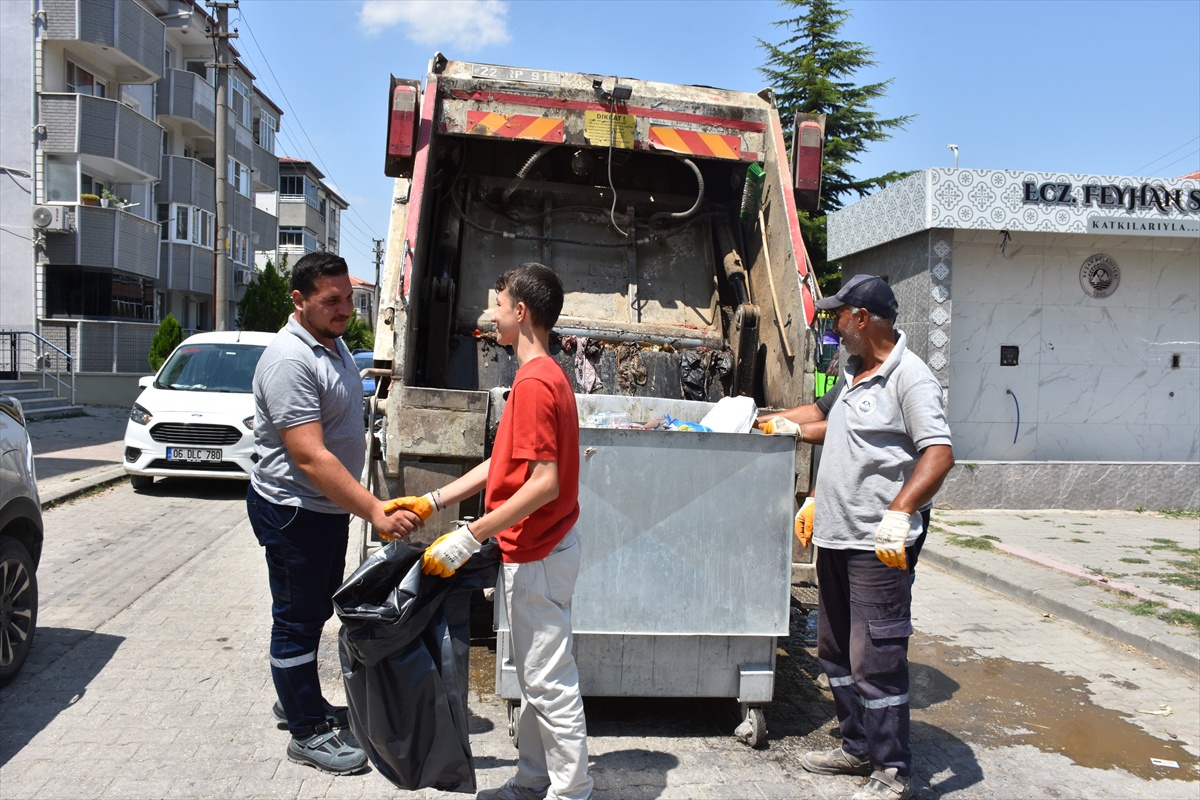 Genç Çevreci Aras İpsalalı\'nın Temizlik Mücadelesi