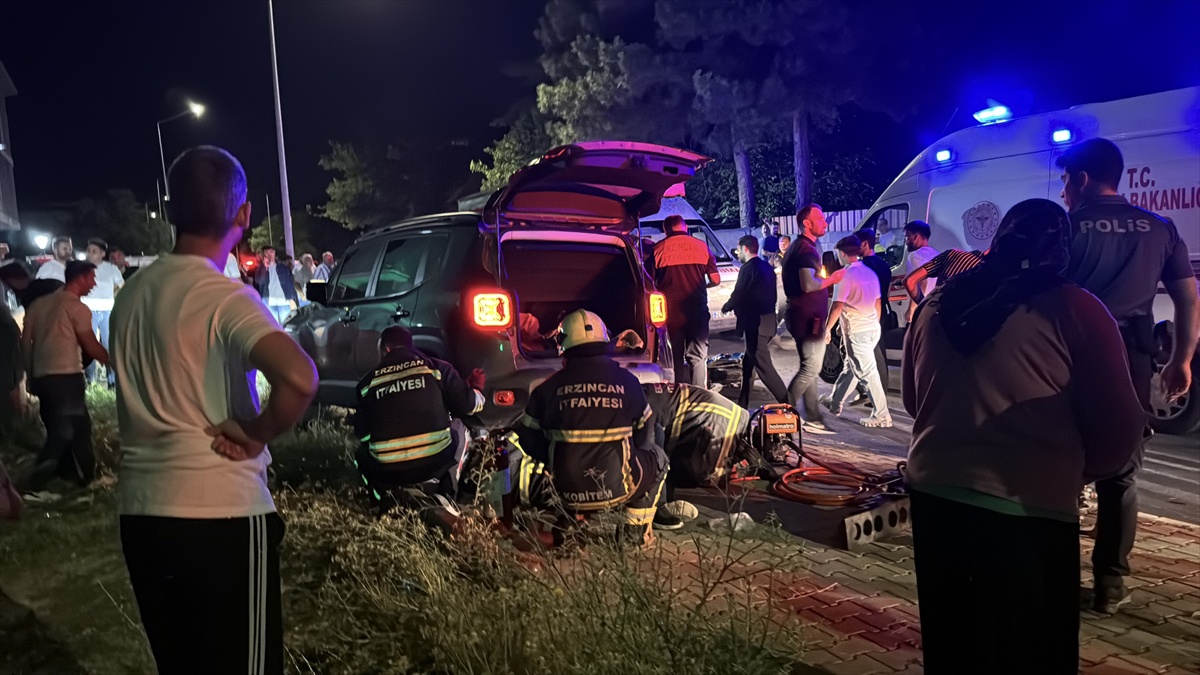 Erzincan\'da Kaza: SUV ve Motosiklet Çarpıştı
