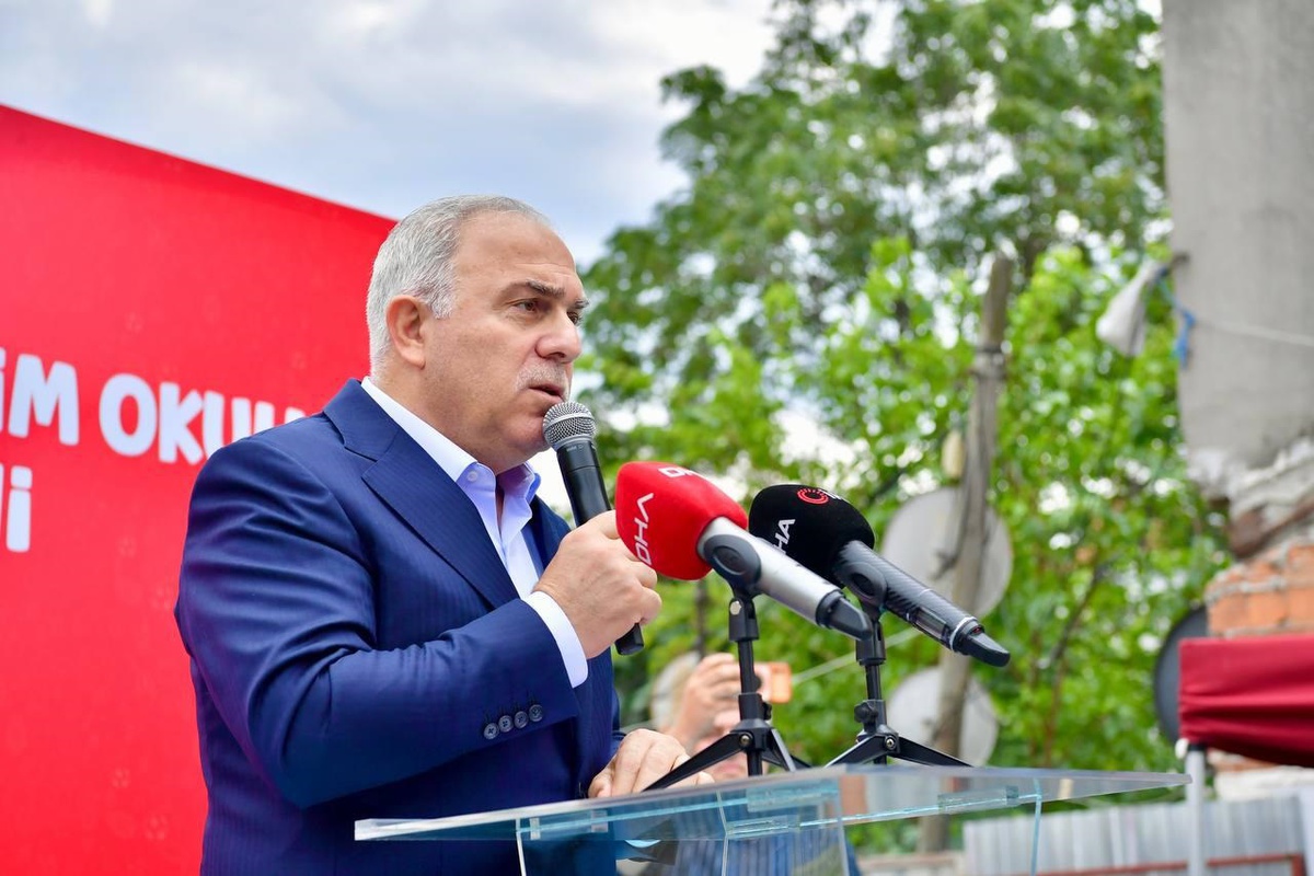 Fatih\'te Yeni İlkokul Temel Atıldı