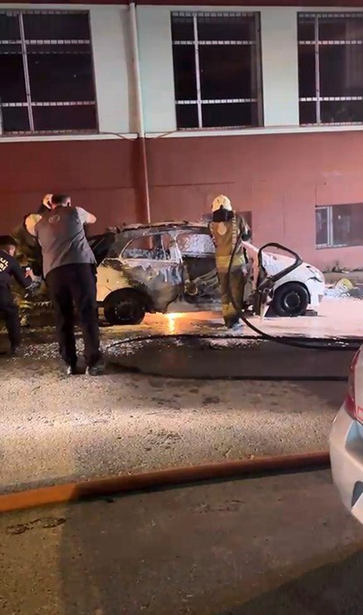 Alkol ve Suç Kaydıyla Otomobil Yaktı