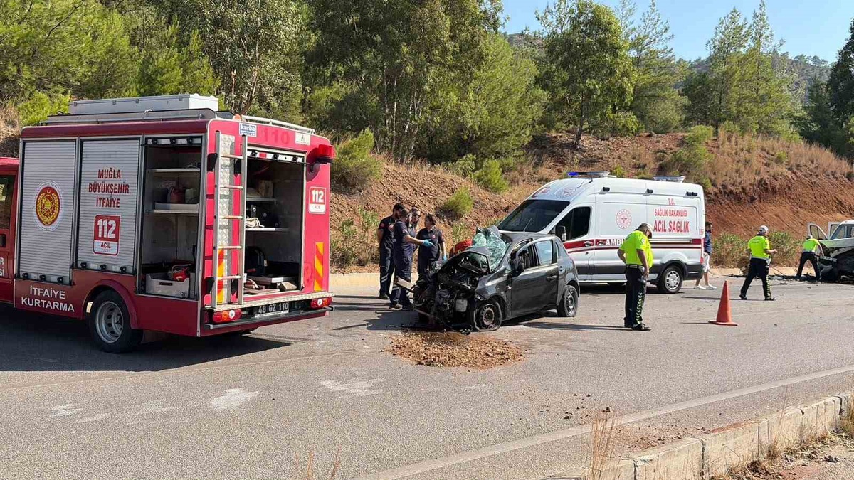 Fethiye\'de Trafik Kazası: Bir Ölü, İki Yaralı
