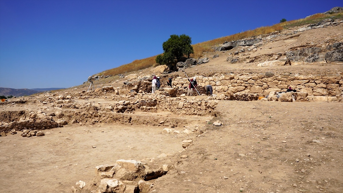 Isparta\'da 1500 yıllık demirci atölyesi bulundu
