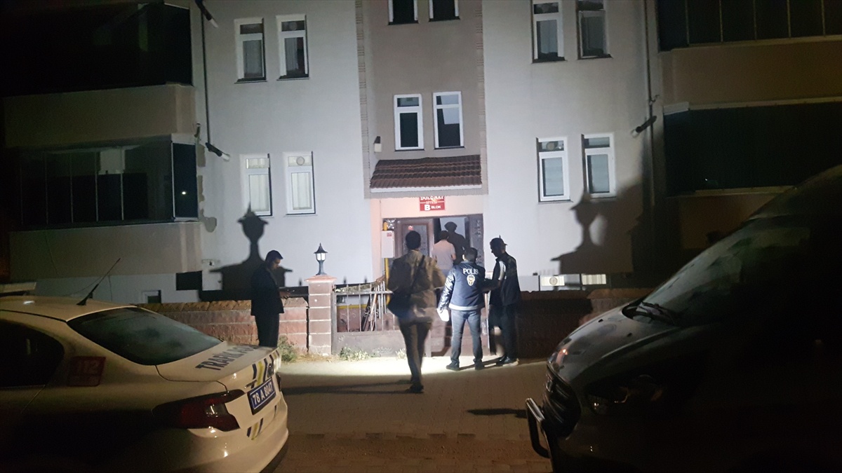 Eflani\'de Balkon Kaza: Yaşlı Adam Hayatını Kaybetti