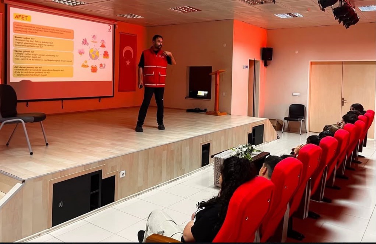 Kızılay\'dan Öğrencilere Afet Eğitimi