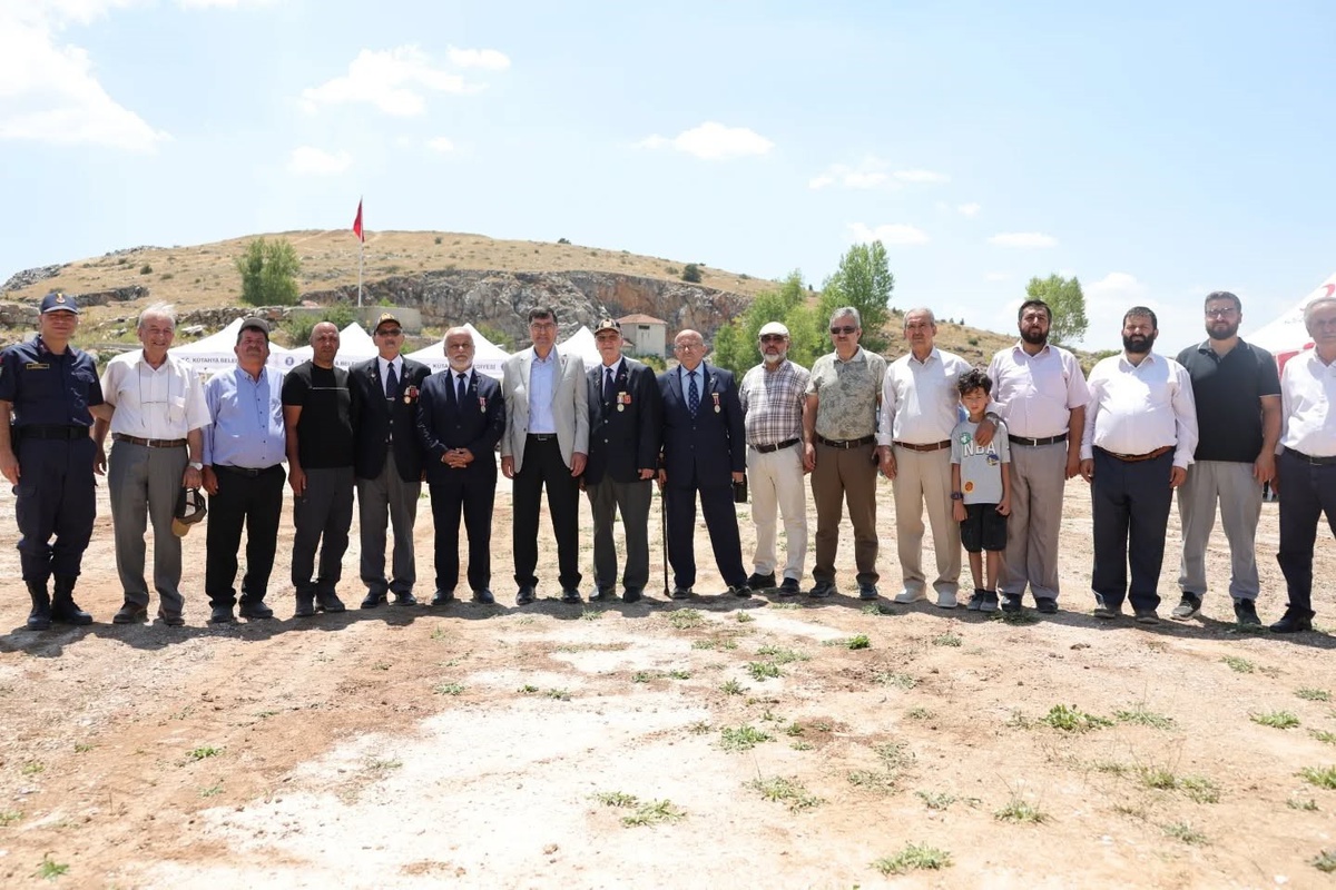 Boztepe\'de Şehitler Anıldı, Duygu Dolu Anlar Yaşandı