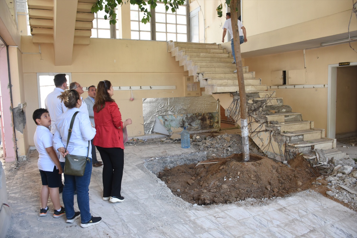 Gümüşhane\'deki Limon Ağacı Yeni Kütüphaneye Taşındı