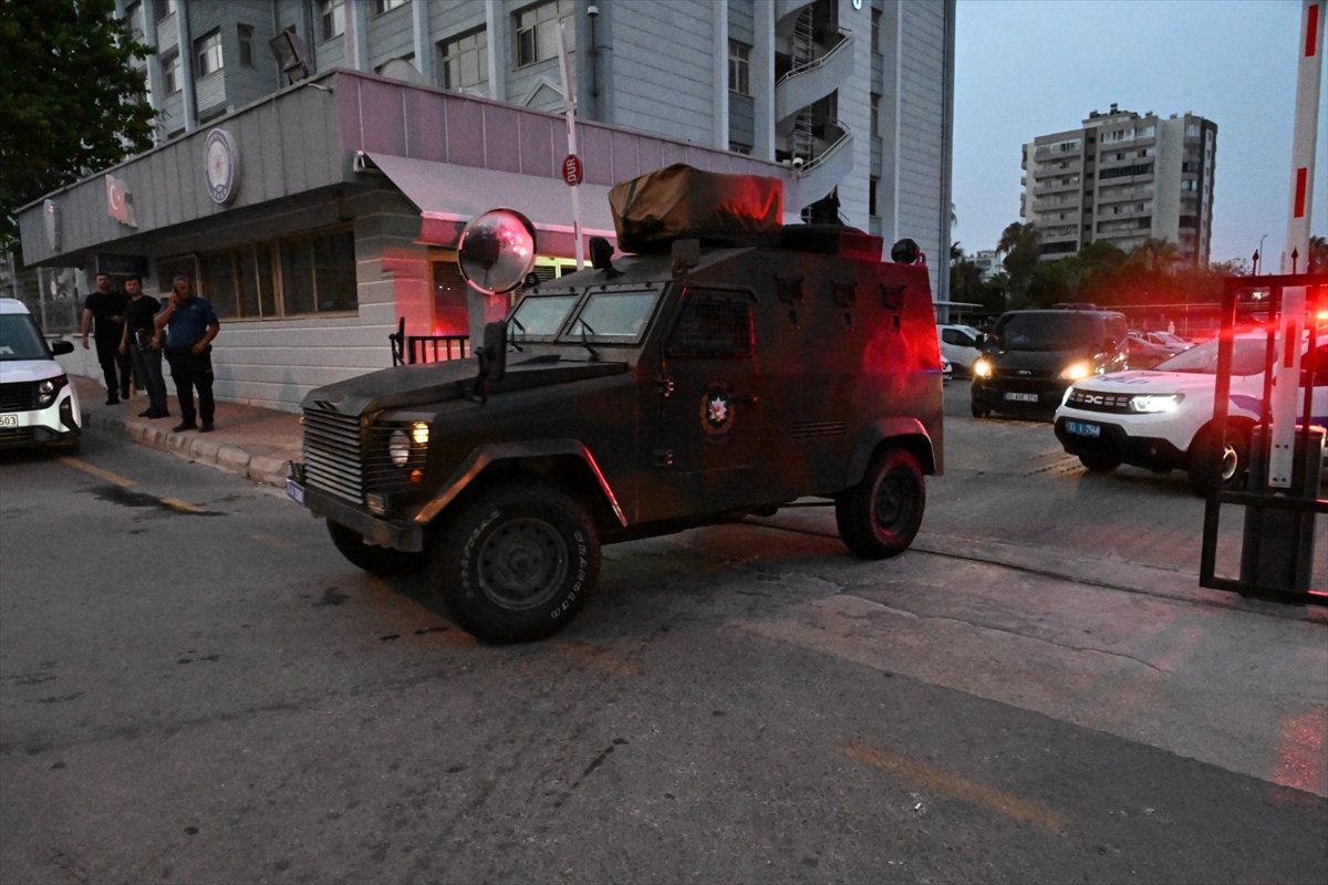 Mersin\'de Uyuşturucu Operasyonu: 27 Tutuklama