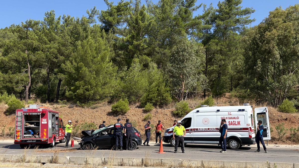Fethiye\'de Trafik Kazası: 1 Ölü, 2 Yaralı
