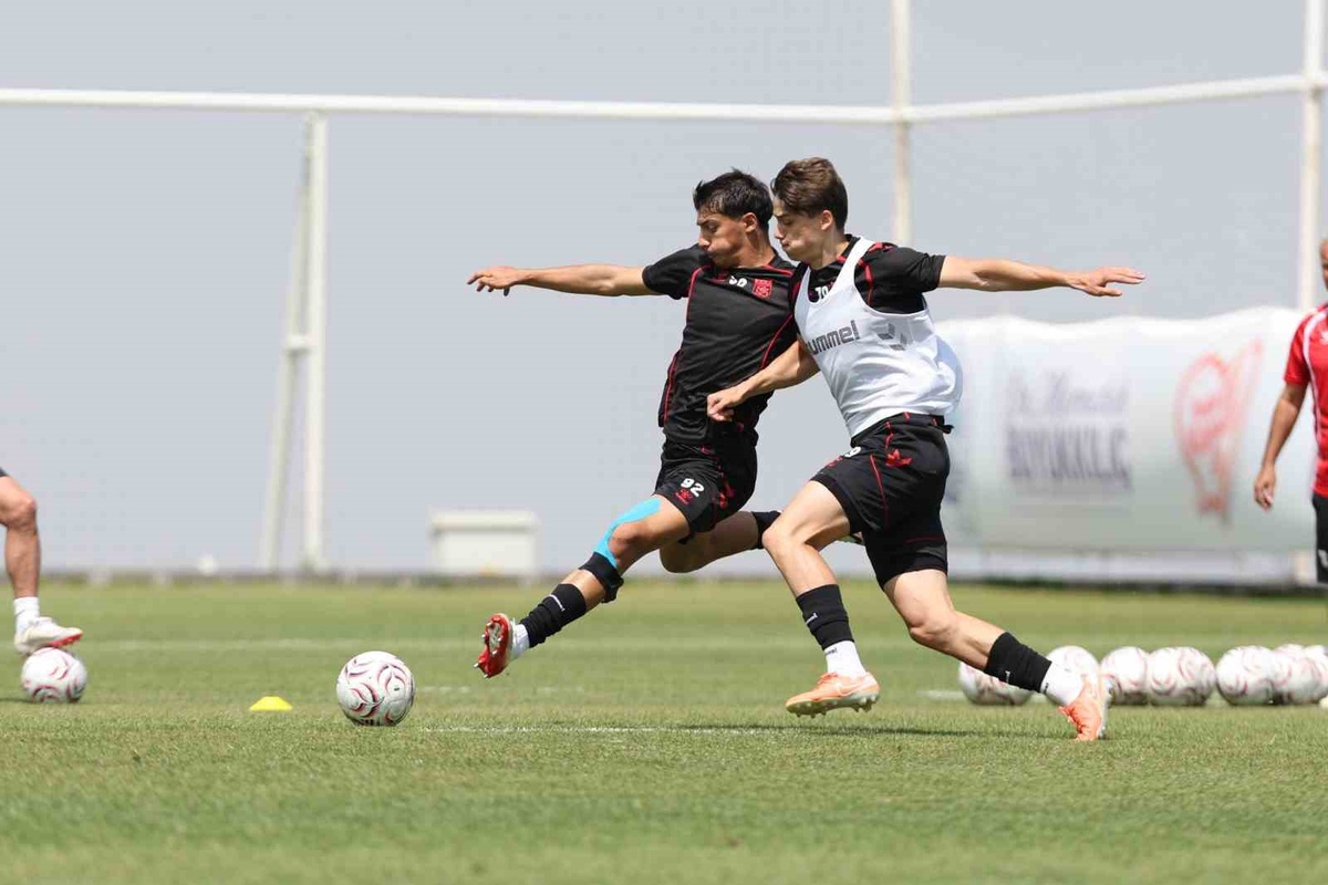 Sivasspor Erciyes\'te Hazırlıklara Devam Ediyor